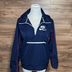 Boys Nike hoodie windbreaker with front zipper pocket size L 14-16